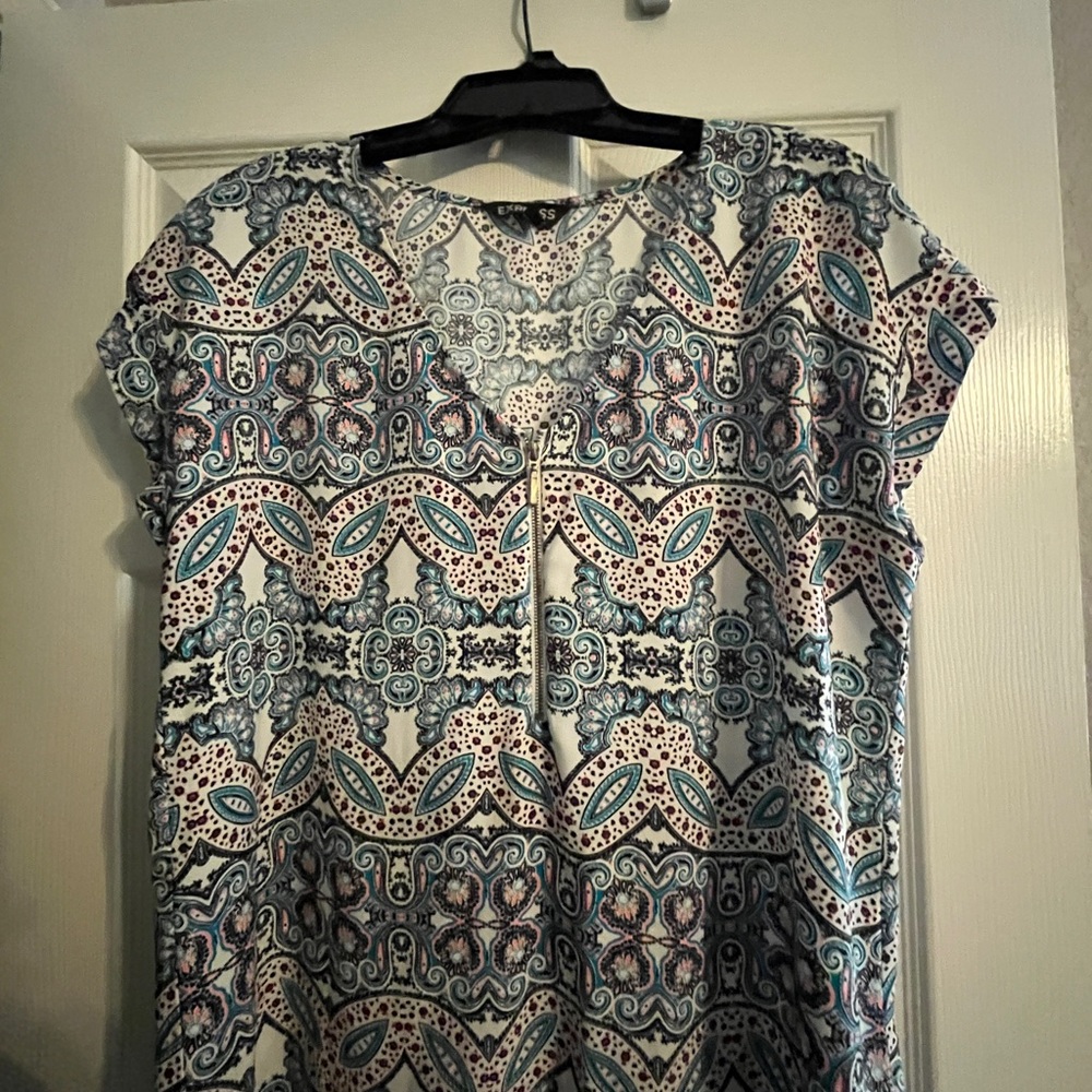 Patterned Blue and White Women's Top